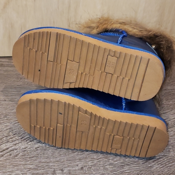 Boots - Picture 5 of 5